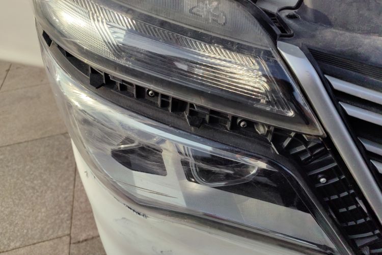 Used FORTHING Lingzhi M5 2018 Comfort Model Right Front Headlight