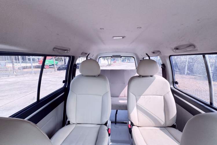 Used FORTHING Lingzhi M5 2019 Comfort Model 7 Seats Interior 4