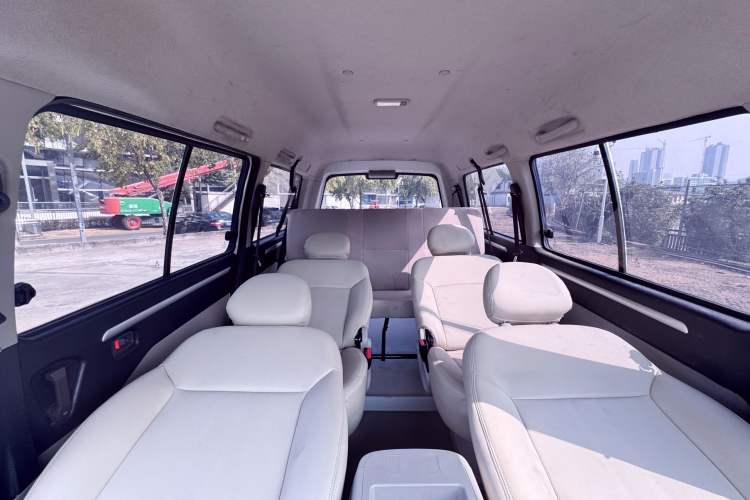 Used FORTHING Lingzhi M5 2019 Comfort Model 7 Seats Interior 6