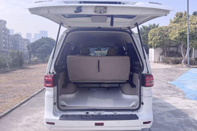 Used FORTHING Lingzhi M5 2019 Comfort Model 7 Seats Trunk