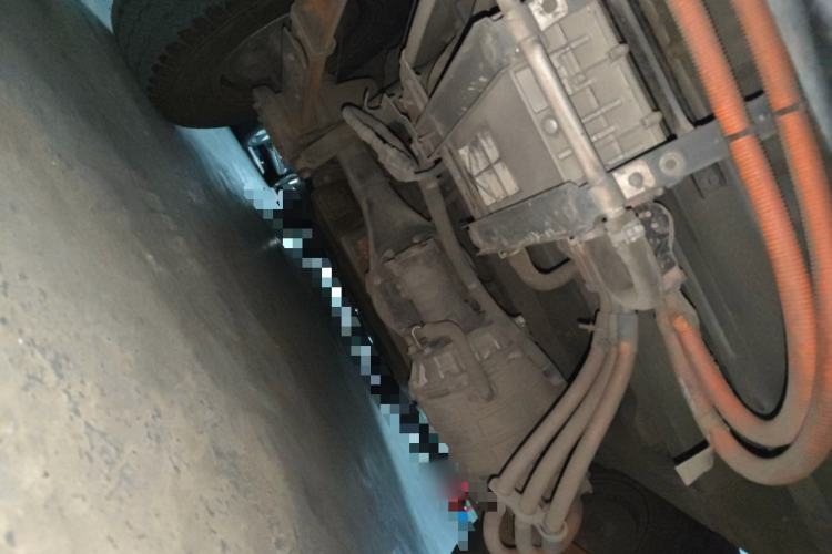 Used FORTHING Lingzhi M5 2020 Long-Range Luxury 7-Seater Model Chassis Rear