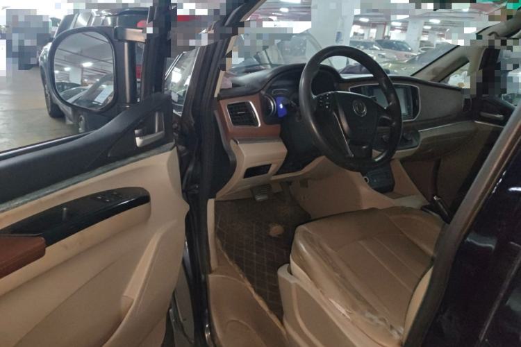 Used FORTHING Lingzhi M5 2020 Long-Range Luxury 7-Seater Model Driver Seat