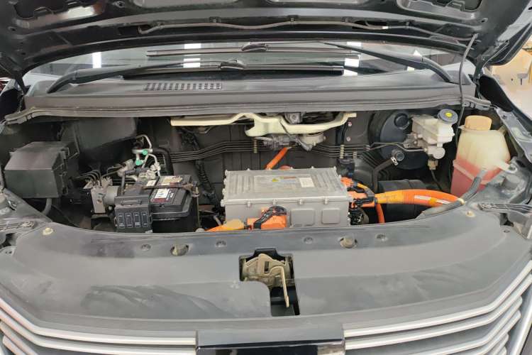 Used FORTHING Lingzhi M5 2020 Long-Range Version Comfort Model 7 Seats Engine Bay
