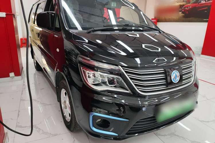 Used FORTHING Lingzhi M5 2020 Long-Range Version Comfort Model 7 Seats Front Right 45 Deg