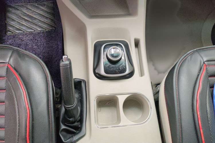Used FORTHING Lingzhi M5 2020 Comfort Model 7 Seats Gear Lever