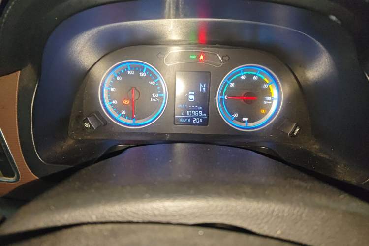 Used FORTHING Lingzhi M5 2020 Long-Range Luxury 7-Seater Model Instrument Cluster