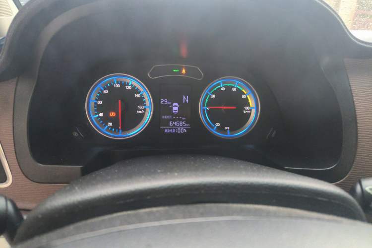 Used FORTHING Lingzhi M5 2020 Long-Range Luxury 7-Seater Model Instrument Cluster