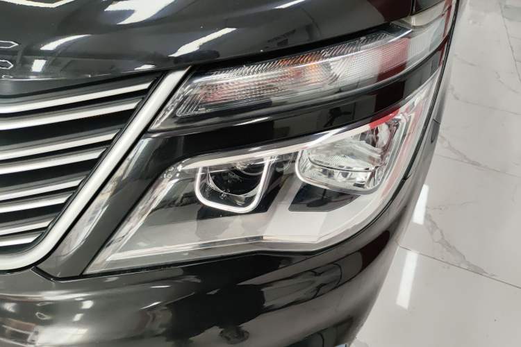 Used FORTHING Lingzhi M5 2020 Comfort Model 7 Seats Left Front Headlight