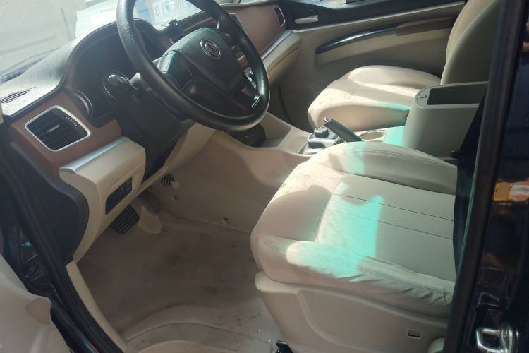 Used FORTHING Lingzhi M5 2020 Long-Range Version Comfort Model 7 Seats Left Front Seat