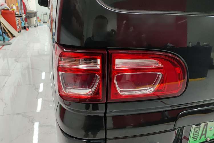 Used FORTHING Lingzhi M5 2020 Comfort Model 7 Seats Left Rear Taillight