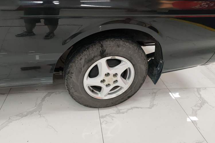 Used FORTHING Lingzhi M5 2020 Long-Range Version Comfort Model 7 Seats Left Rear Wheel Hub