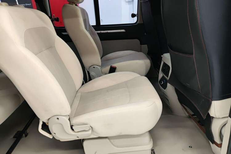 Used FORTHING Lingzhi M5 2020 Comfort Model 7 Seats Right Rear Seat