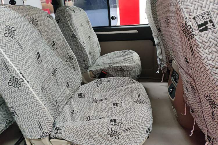 Used FORTHING Lingzhi M5 2020 Long-Range Version Comfort Model 7 Seats Right Rear Seat