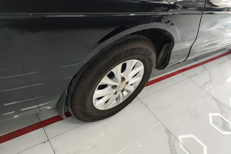 Used FORTHING Lingzhi M5 2020 Comfort Model 7 Seats Right Rear Wheel Hub