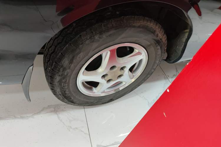 Used FORTHING Lingzhi M5 2020 Long-Range Version Comfort Model 7 Seats Right Rear Wheel Hub
