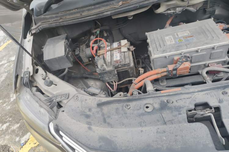 Used FORTHING Lingzhi M5 2020 Comfort Model 7 Seats Engine Bay Right