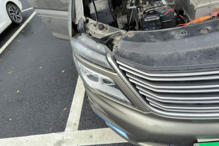 Used FORTHING Lingzhi M5 2020 Luxury Model 7 Seats Right Front Headlight