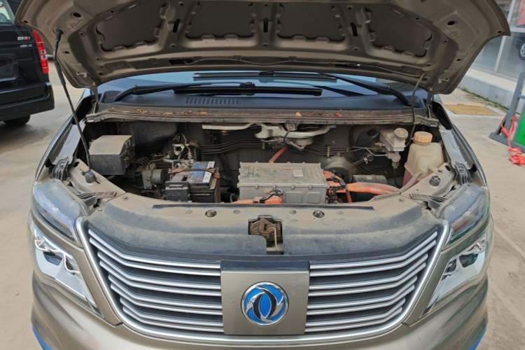 Used FORTHING Lingzhi M5 2020 Long-Range Version Comfort Model 7 Seats Engine Bay