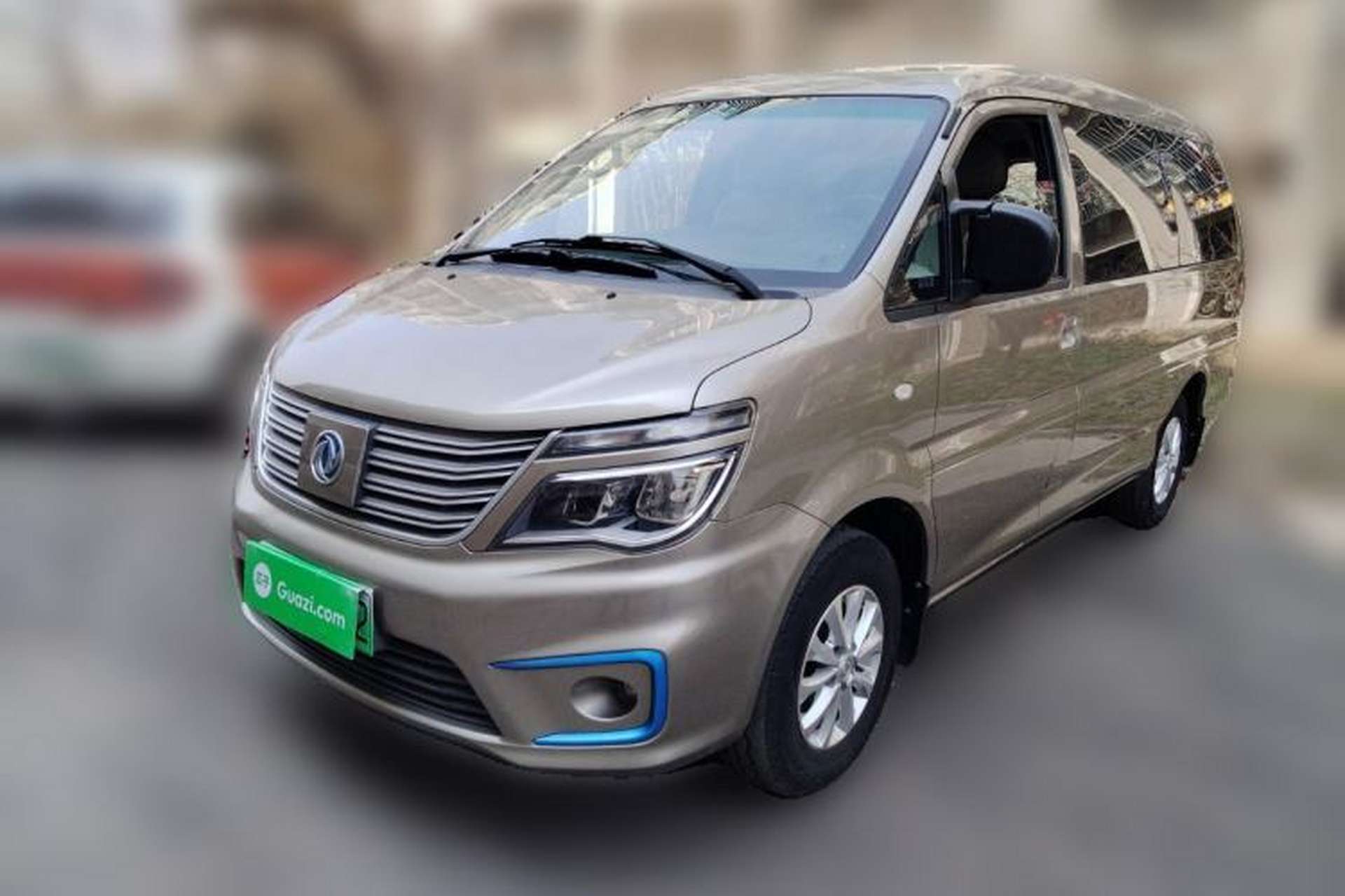 Used FORTHING Lingzhi M5 2020 Long-Range Luxury 7-Seater Model Front Left 45 Deg