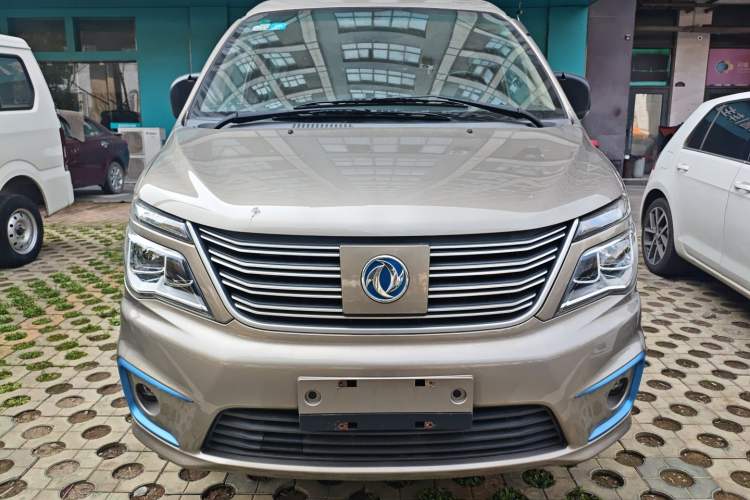 Used FORTHING Lingzhi M5 2020 Long-Range Luxury 7-Seater Model Front