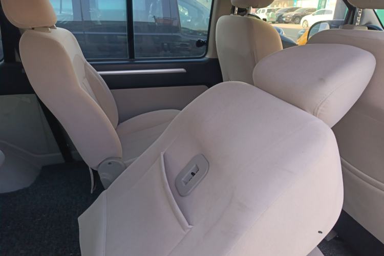 Used FORTHING Lingzhi M5 2020 Comfort Model 7 Seats Interior 4