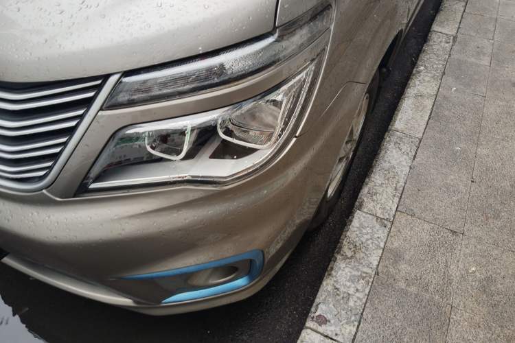 Used FORTHING Lingzhi M5 2020 Long-Range Version Comfort Model 9 Seats Left Front Headlight