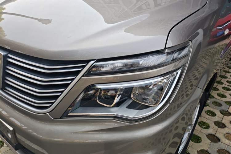 Used FORTHING Lingzhi M5 2020 Long-Range Luxury 7-Seater Model Left Front Headlight