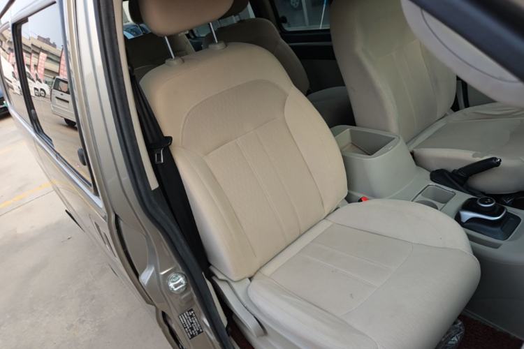Used FORTHING Lingzhi M5 2020 Long-Range Version Comfort Model 7 Seats Right Front Seat