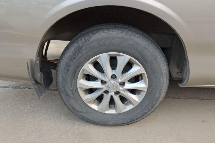 Used FORTHING Lingzhi M5 2020 Long-Range Version Comfort Model 7 Seats Right Rear Wheel Hub