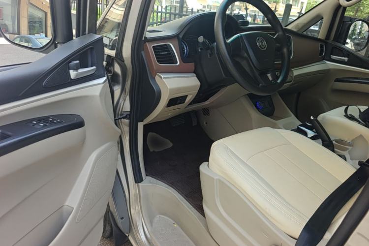 Used FORTHING Lingzhi M5 2020 Comfort Model 7 Seats Driver Seat