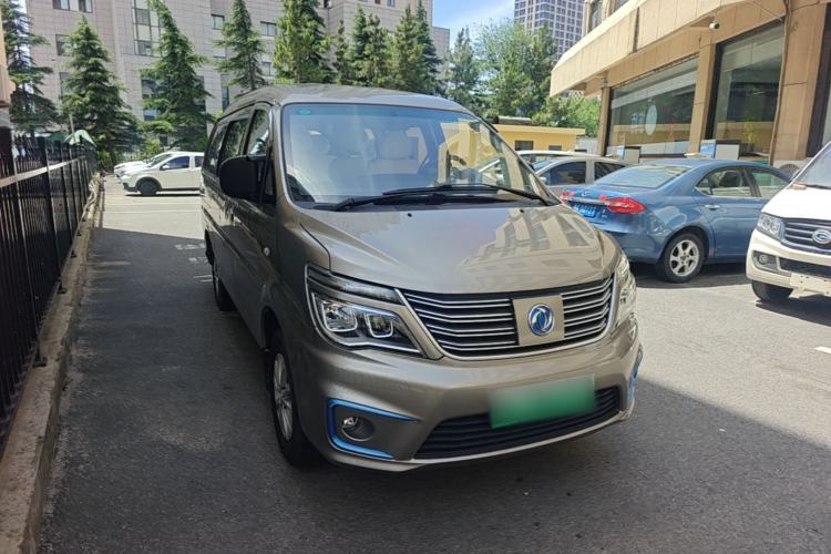 Used FORTHING Lingzhi M5 2020 Comfort Model 7 Seats Front Right 45 Deg