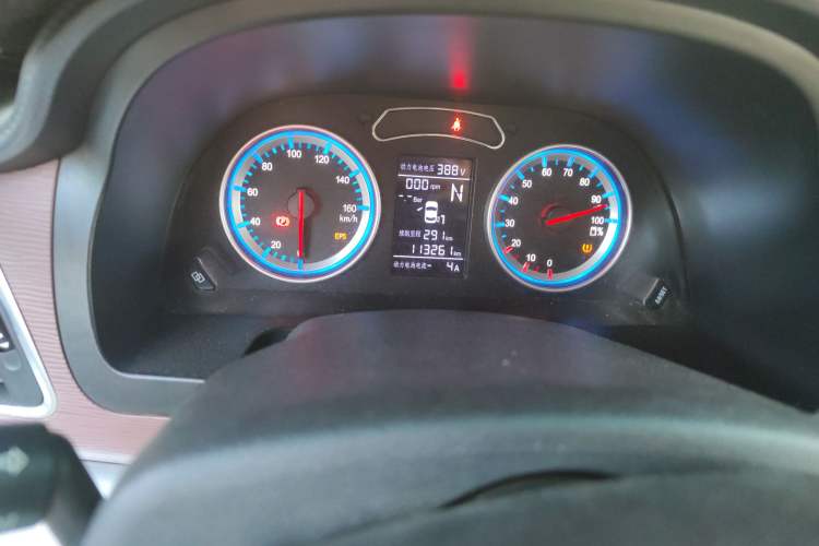 Used FORTHING Lingzhi M5 2020 Luxury Model 7 Seats Odometer Close Up