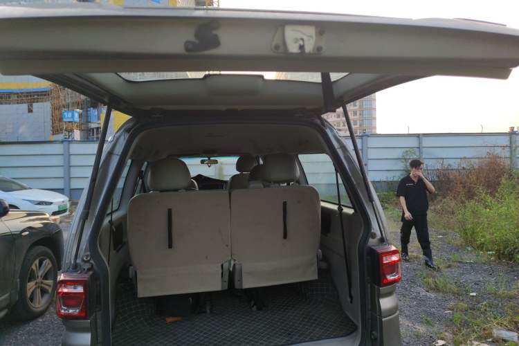 Used FORTHING Lingzhi M5 2020 Luxury Model 7 Seats Trunk