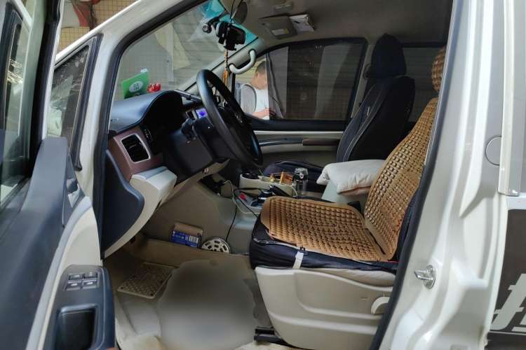 Used FORTHING Lingzhi M5 2020 Comfort Model 7 Seats Driver Seat