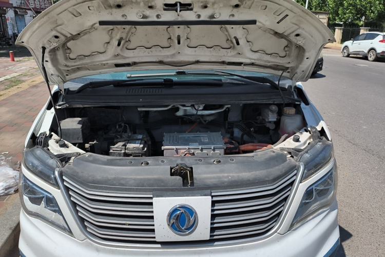 Used FORTHING Lingzhi M5 2020 Comfort Model 7 Seats Engine Bay