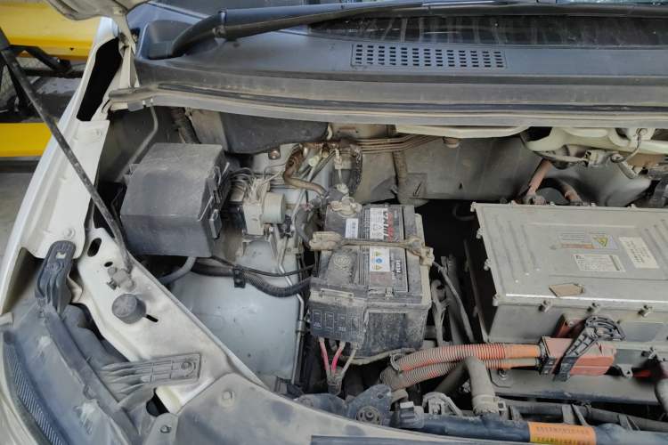 Used FORTHING Lingzhi M5 2020 Comfort Model 7 Seats Engine Bay Right