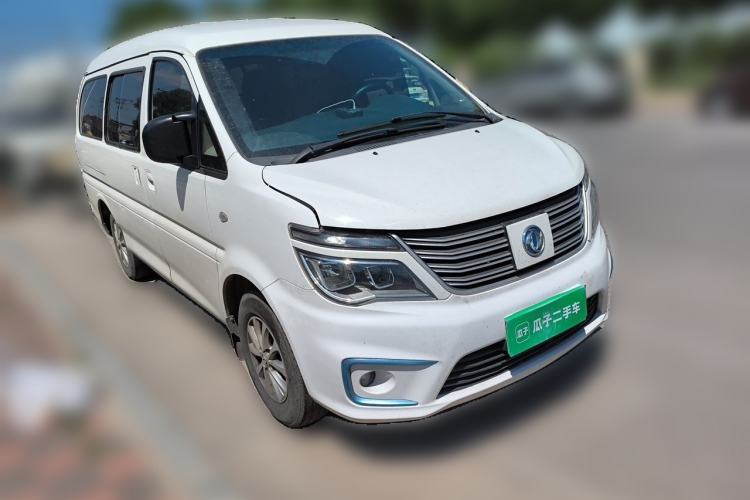 Used FORTHING Lingzhi M5 2020 Comfort Model 7 Seats Front Right 45 Deg