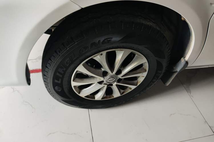 Used FORTHING Lingzhi M5 2020 Long-Range Luxury 7-Seater Model Left Front Wheel Hub