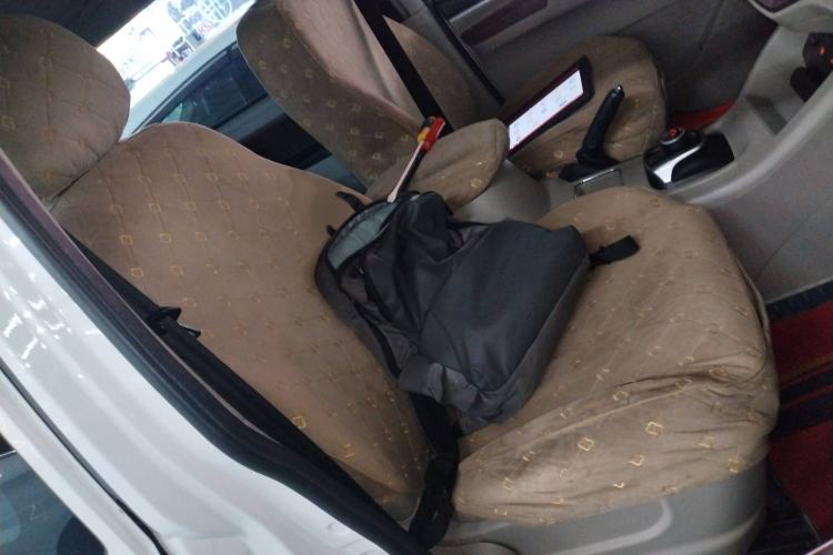 Used FORTHING Lingzhi M5 2020 Long-Range Luxury 7-Seater Model Right Front Seat