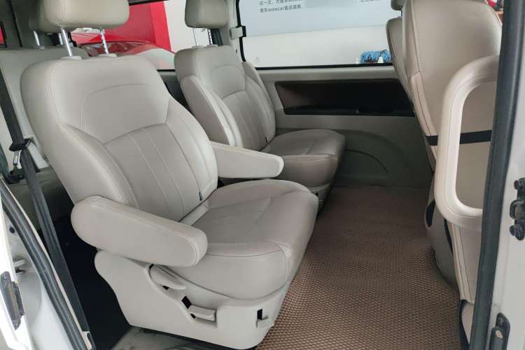 Used FORTHING Lingzhi M5 2020 Long-Range Luxury 7-Seater Model Right Rear Seat