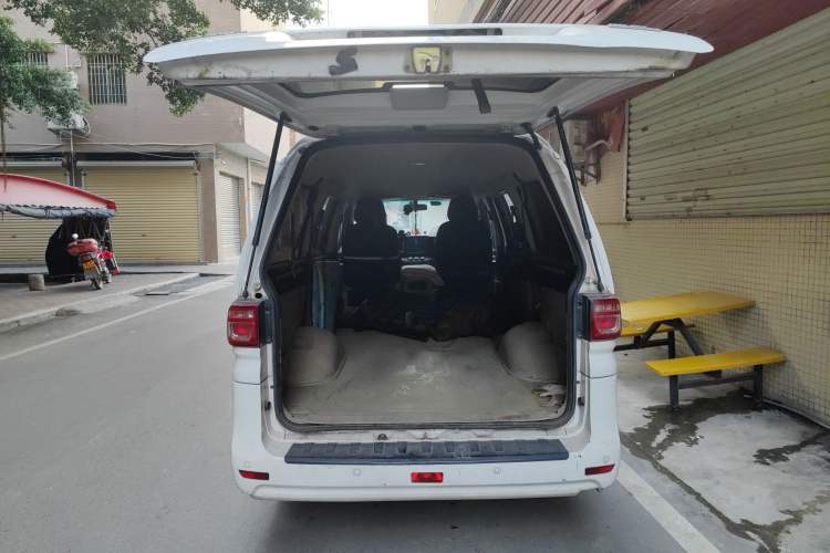 Used FORTHING Lingzhi M5 2020 Comfort Model 7 Seats Trunk