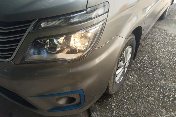Used FORTHING Lingzhi M5 2021 Passenger Version Comfort Model 7 Seats Left Front Headlight
