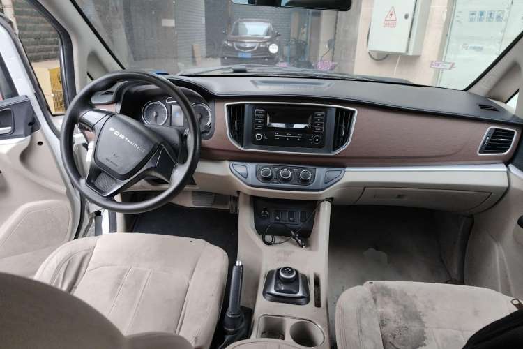 Used FORTHING Lingzhi M5 2021 Passenger Version Comfort Model 7 Seats Center Console