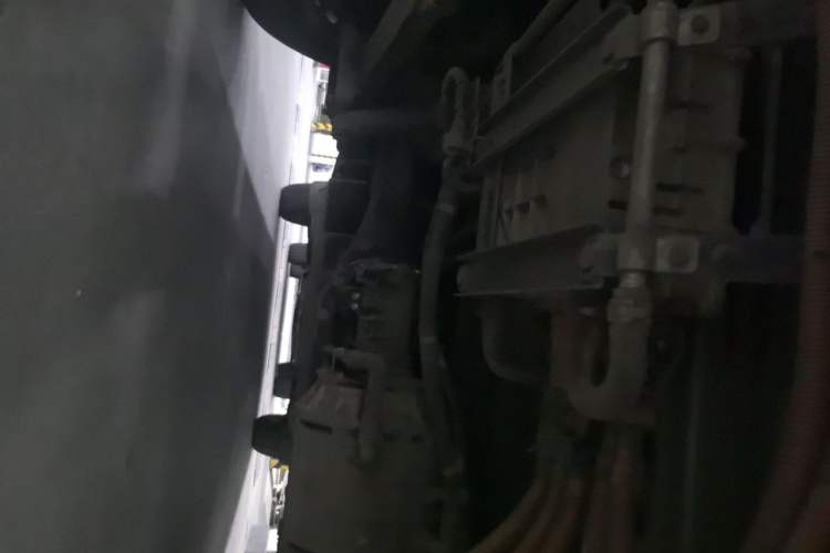 Used FORTHING Lingzhi M5 2021 Passenger Version Deluxe 7-Seater Chassis Rear