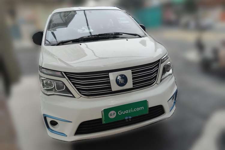 Used FORTHING Lingzhi M5 2021 Passenger Version Comfort Model 7 Seats Front Right 45 Deg