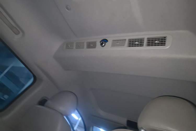 Used FORTHING Lingzhi M5 2021 Passenger Version Deluxe 7-Seater Headliner