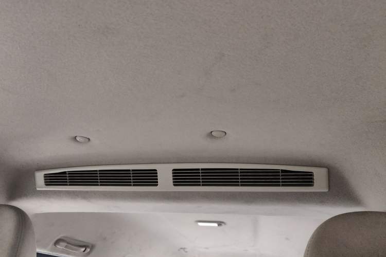 Used FORTHING Lingzhi M5 2021 Passenger Version Comfort Model 7 Seats Headliner