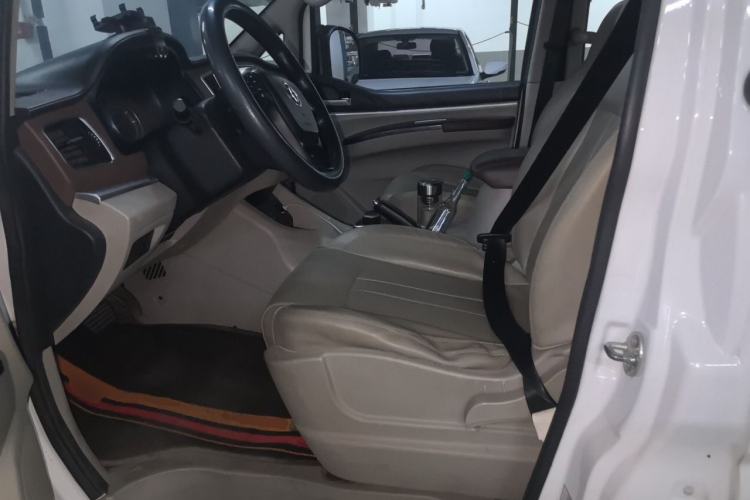 Used FORTHING Lingzhi M5 2021 Passenger Version Deluxe 7-Seater Left Front Seat