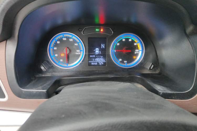 Used FORTHING Lingzhi M5 2021 Passenger Version Comfort Model 7 Seats Odometer Close Up
