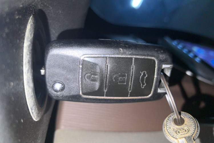 Used FORTHING Lingzhi M5 2021 Passenger Version Deluxe 7-Seater Vehicle Key